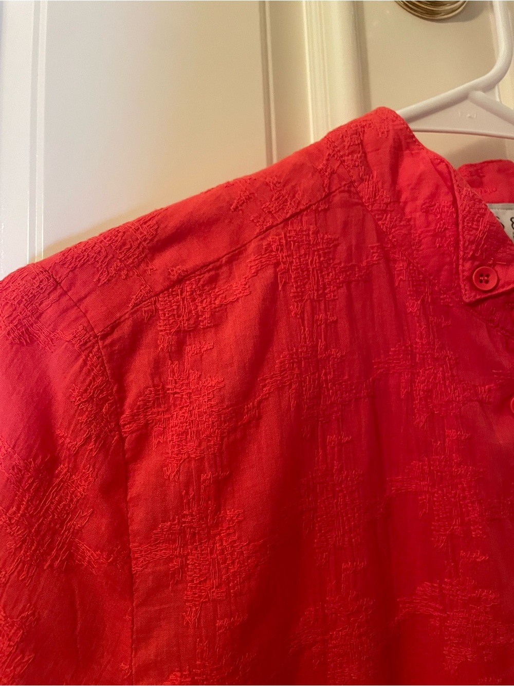 Women's Red Textured Button-Front Top - Picture 4 of 6